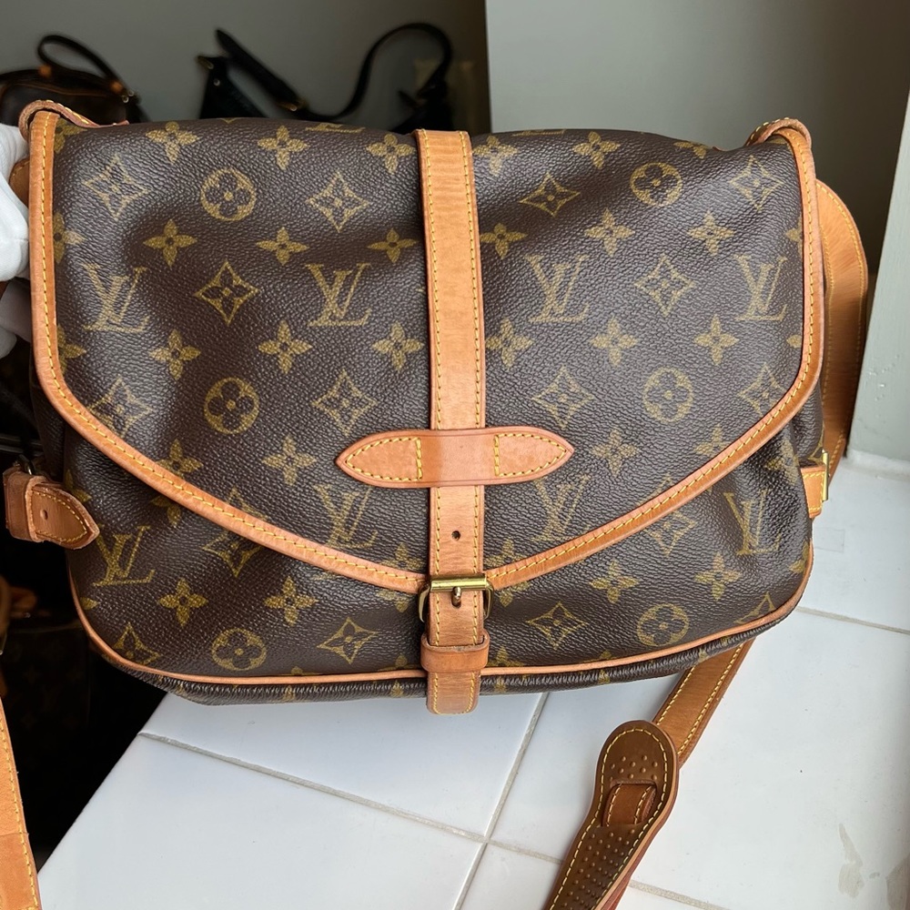 ❌SOLD❌Authentic Louis Vuitton monogram Saumur 30 - Picture 5 of 17
